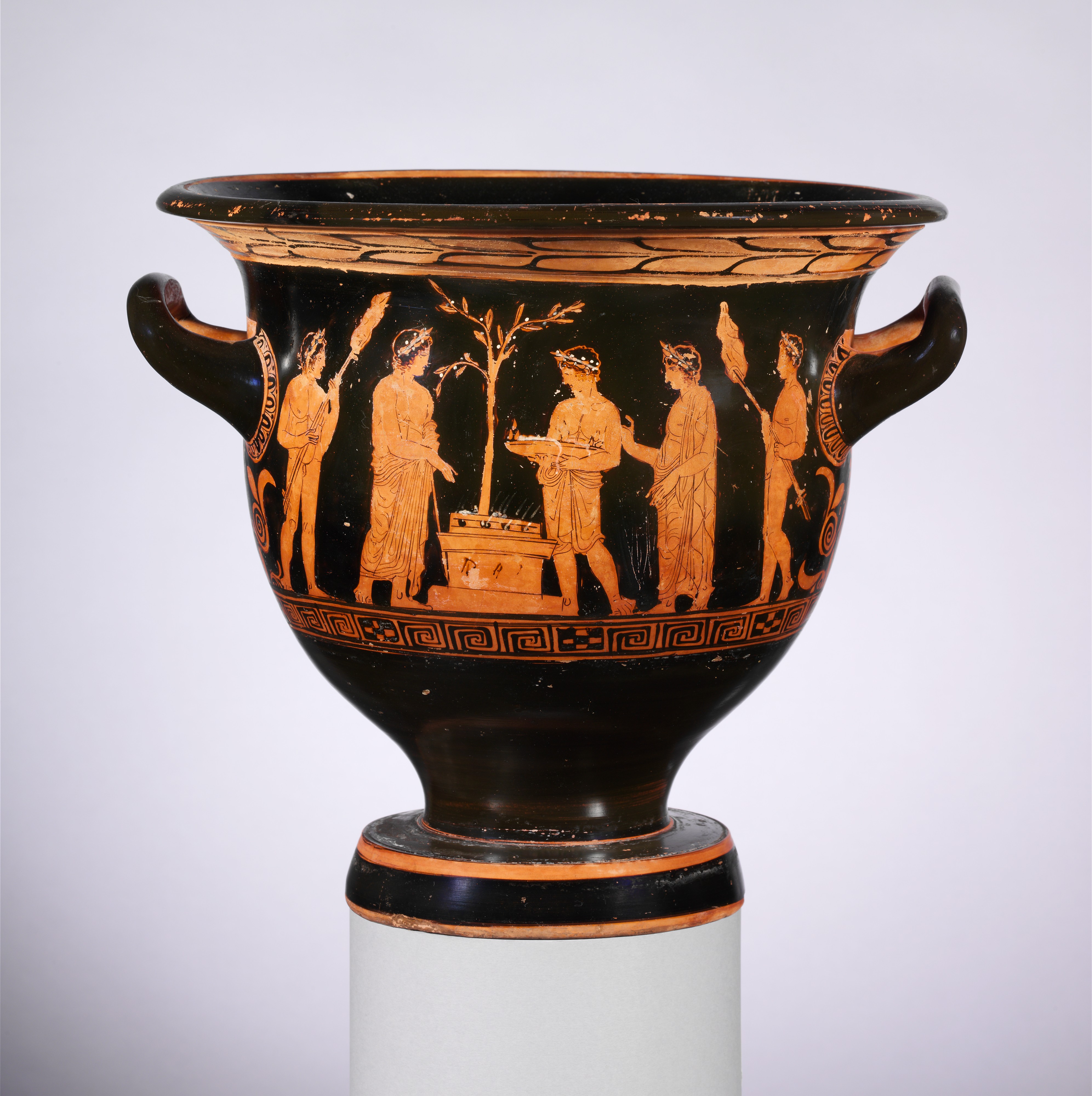 Cratère (vase) peint où l'on peut voir une offrande faite à Apollon