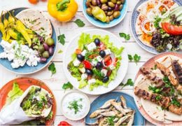 Ev Zin n°11 - Juillet 2022 | La gastronomie grecque à travers ses produits AOP